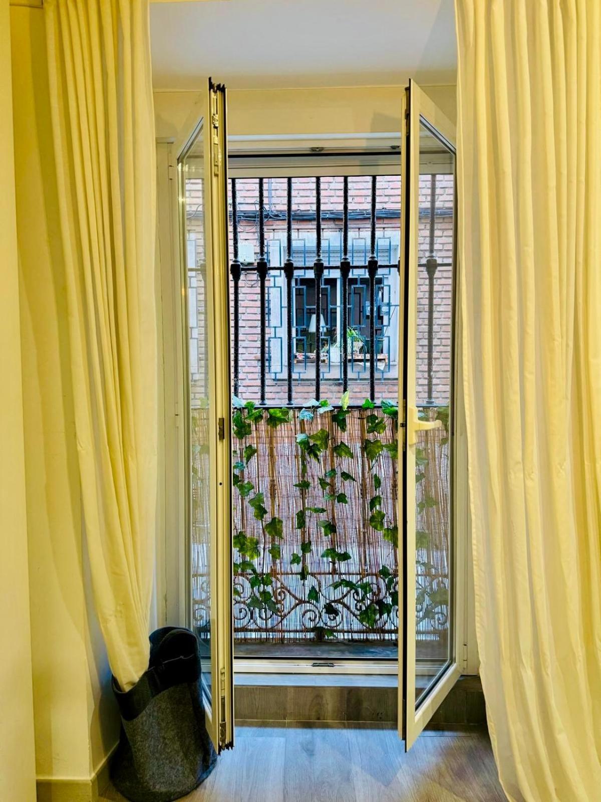 Appartamento Dianthus House Madrid Esterno foto
