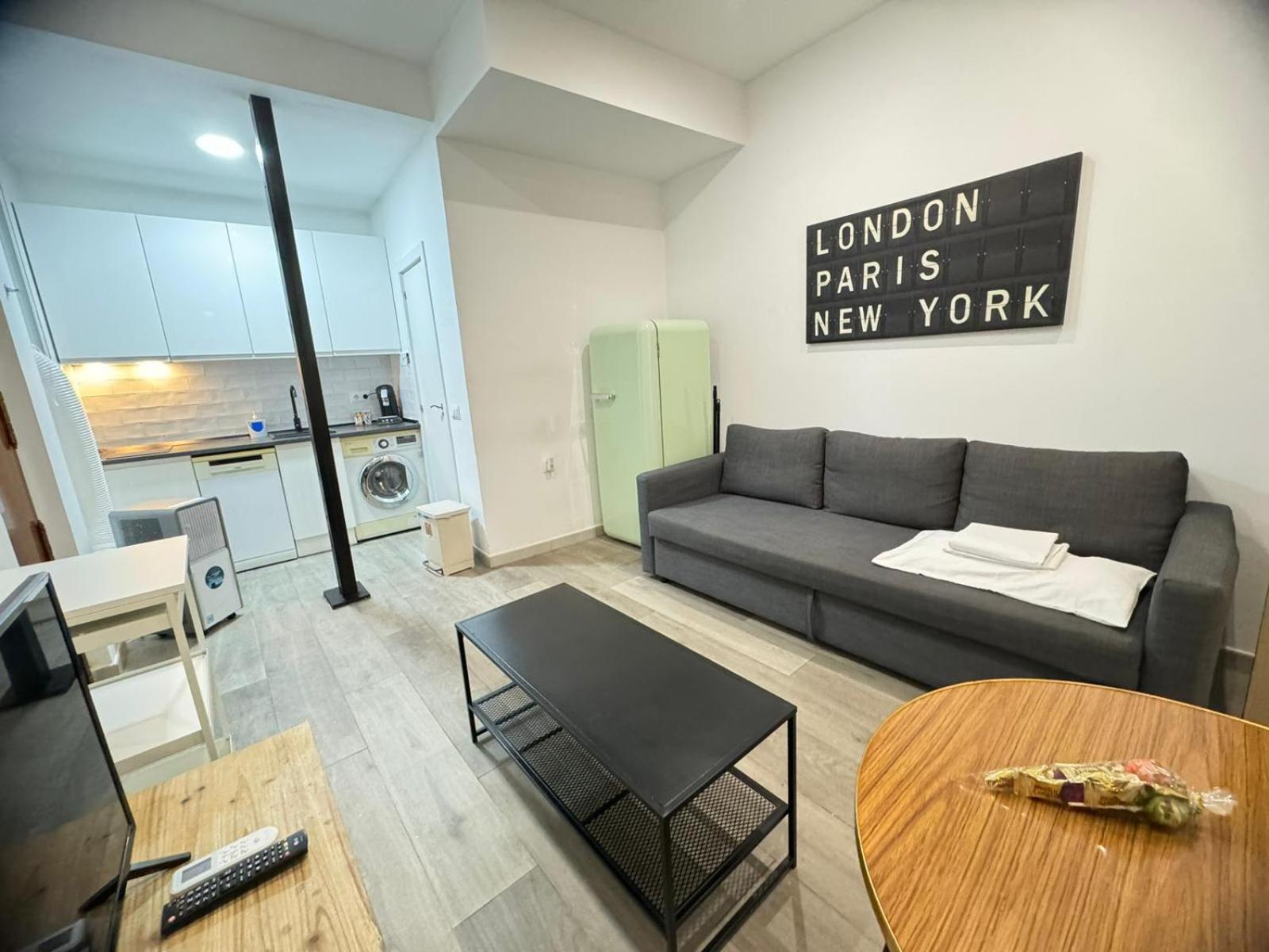 Appartamento Dianthus House Madrid Esterno foto