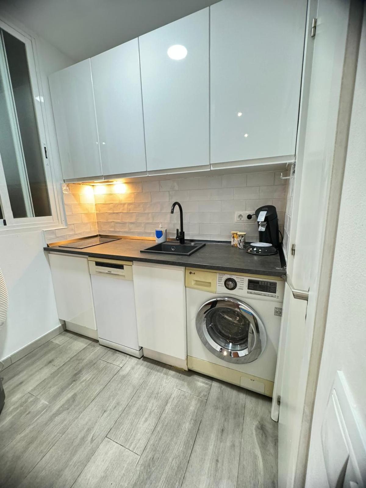 Appartamento Dianthus House Madrid Esterno foto