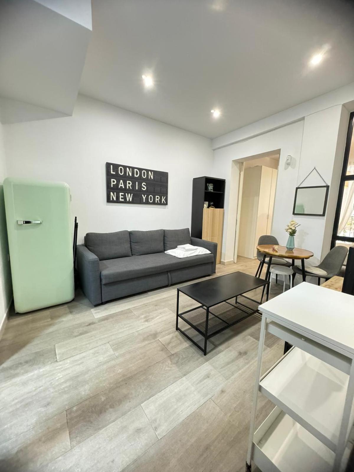 Appartamento Dianthus House Madrid Esterno foto
