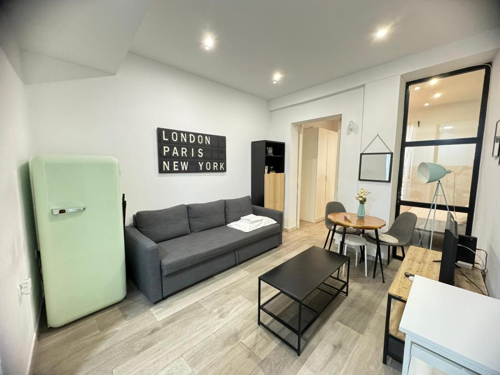 Appartamento Dianthus House Madrid Esterno foto